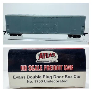 HO ATLAS 1750 EVANS DOUBLE PLUG DOOR BOX CAR UNDEC. W/ DRESSER MAGCOBAR DECAL - Foto 1 di 9