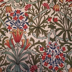 Tulipe Jardin William Morris Tapisserie Tissu Par 50cm Coussins - Picture 1 of 7