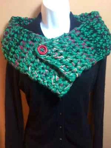 Hand Made Crochet Button Scarflet~6x40~Soft! Thick Gorgeous Neck Warmer Muffler - Picture 1 of 9