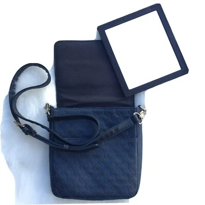 Estee Lauder Cosmetic and Brush Crossbody and Waist Bag with Mirror - Изображение 1 из 4