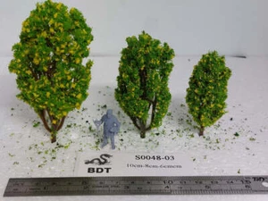 Árboles BDT S0048-03 - Todas las escalas - Árbol de cuatro ramas - Amarillo, verde claro - Paquete de 10 - Imagen 1 de 4