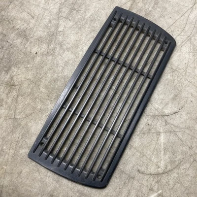 Cubierta de altavoz delantero mercedes-benz w108  Foto 1 de 2