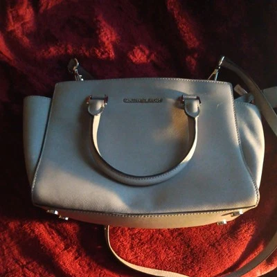 BOLSO CARTERA MICHAEL MICHAEL KORS SELMA MD TZ CUERO gris  Foto 1 de 4