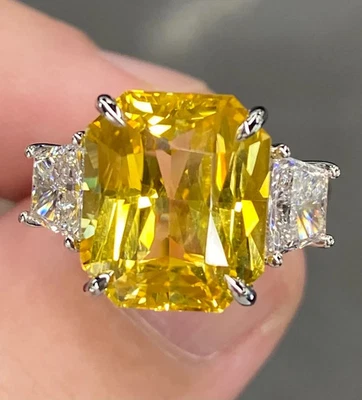 Alianza de diamantes de zafiro amarillo natural de corte radiante de 7 quilates de oro blanco de 14 quilates de 6,5 Foto 1 de 4