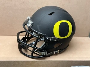 CASCO OREGON DUCKS NEGRO VELOCIDAD MINI FÚTBOL NCAA RIDDELL - Imagen 1 de 6