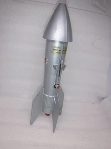 VINTAGE ANNI 50 ASTRO MFG RAZZO NAVE BANCA METALLO CREAZIONE BERZAC MADE IN USA L@@K - Foto 1 di 6