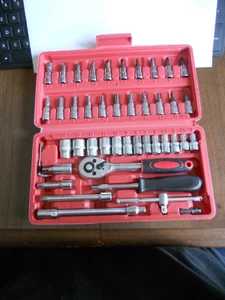 42 Stück 1/4" Antrieb Steckschlüsselsatz metrisch mit Schnellspannknopf 4mm-14mm Neu in OVP - Bild 1 von 3