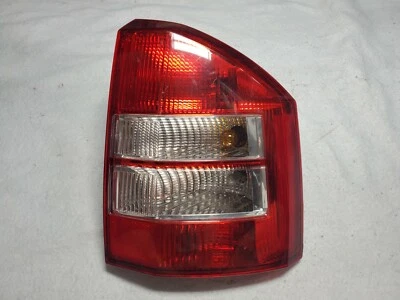 Jeep Compass 2007-2010 pasajeros (derecha) conjunto de luces traseras (OEM)  Foto 1 de 4