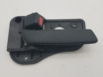 Manija interior de la puerta trasera izquierda del lado del conductor para camioneta Kia Rondo LX 2007-2010 usada Foto 1 de 4