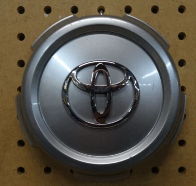 OEM Used  CAP 1998-2008 Toyota Land Cruiser Center Cap 4260360212 69380 60250, - Image 1 of 4