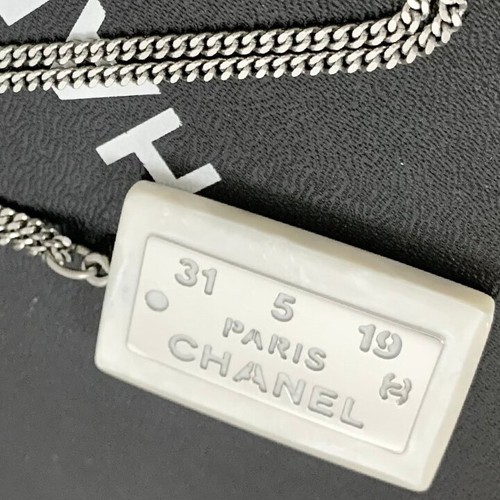 Collana CHANEL CC Logo 31 PARIS Quadrata Motivo Conchiglia 16" Tono Argento Autentica #4709