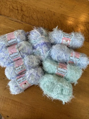 Пряжа Bernat Baby Lash лот из 9 мотков Baby Blues, кролик синий, нежный зеленый - Изображение 1 из 4