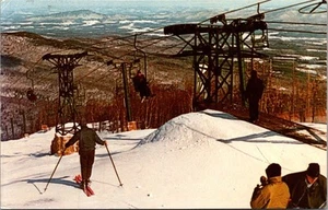 CHAIRLIFT Mt. Mansfield STOWE, Vermont VT Skiing c1974 winter scene Postcard - Imagen 1 de 2