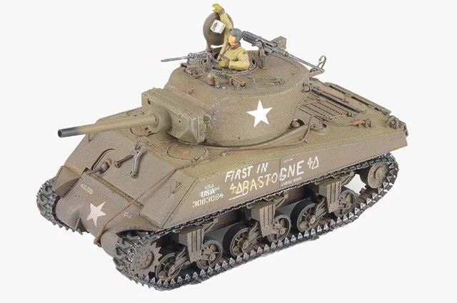 912136A Forces of Valor M4A3E2 Sherman Jumbo 1/32 Modelo Primero en Bastogne EE. UU. Foto 1 de 2