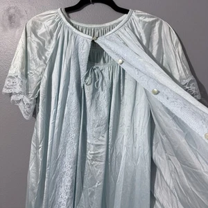 Vintage Nylon Spitze Peignoir Set Nachthemd Cape Morgenmantel 4 Knöpfe hellblau 60er XL LESEN - Bild 1 von 16