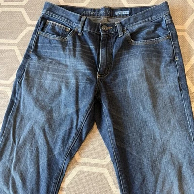 Pantalones de mezclilla para hombre Apt 9 33x30 calce relajado lavado oscuro pierna recta algodón Foto 1 de 4