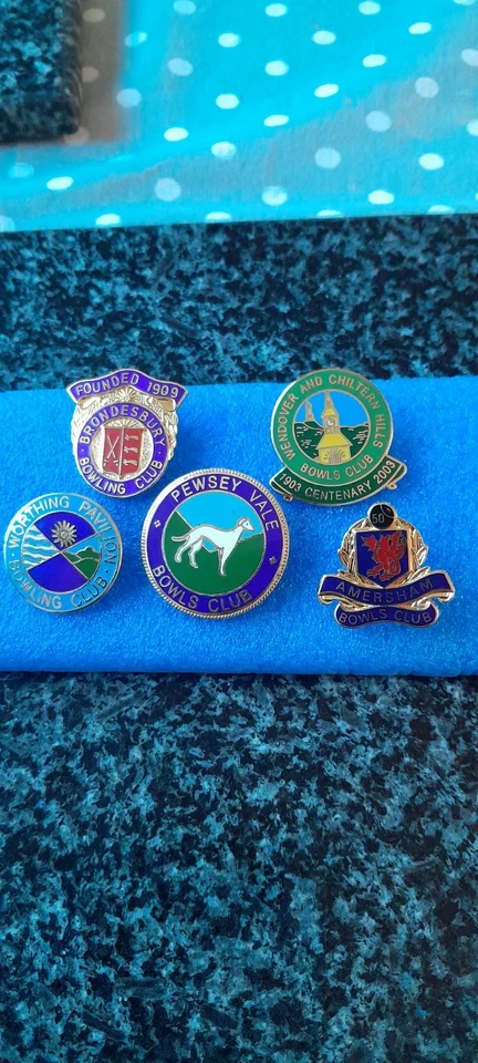 5 New Bowls Badges - Image 1 of 1