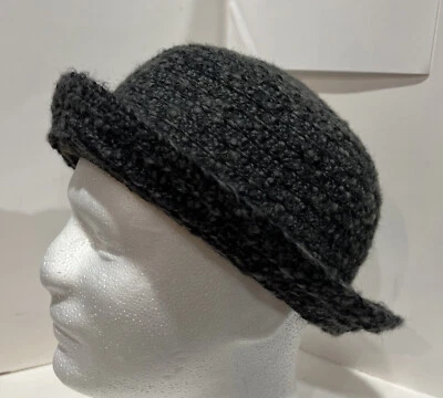 SOMBRERO CUBO ROJO BETMAR NUEVA YORK GRIS EMPAQUETABLE Foto 1 de 4