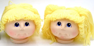 Vintage kleines Baby Puppe Kopf blond blau Zopf Pferdeschwanz OVP Thomas - Bild 1 von 2
