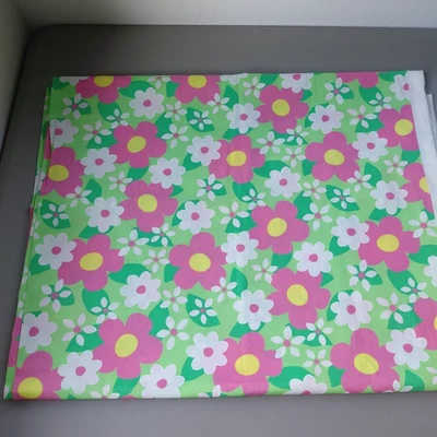 VTG Robert Kaufman Fabric PUNCHY PIQUE Groovy Floral Daisy 2 YRDS Craft Girly - Image 1 of 4