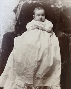 Cabinet Card Photo Serious Baby Pouting Sonnenberg’s Pittsburgh Allegheny City - Picture 1 of 3