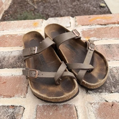 Sandalias Birkenstock para mujer marrones, talla 37, correa para la puntera, cuero Foto 1 de 4
