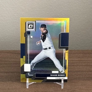 2022 Donruss Optic Shane Bieber Gold Prizm /10 Guardians - Picture 1 of 2