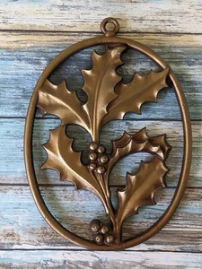 Vintage Metal Sexton Christmas Holly Wall Hanging Gold Winter Art - Picture 1 of 6