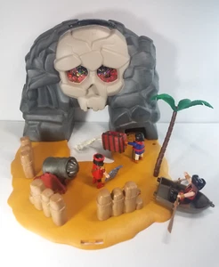 Playmobil 5804 Skull Chest Cave Island Pirate Figures Pieces Carry Along Case - Picture 1 of 24
