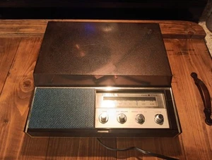 Vintage Zenith Solid State Portable Record Player Model Radio - Picture 1 of 8