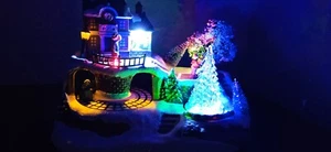 Weihnachten Dorf Spieluhr Deko Wohnzimmer Eisenbahn Beleuchtung LED Geschenk - Bild 1 von 7