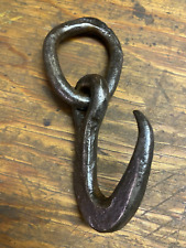 Ancien anneau  avec son crochet en fer forgé 15,6 cm, ferrure
