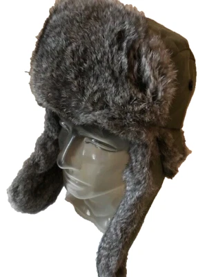 NUEVO CON ETIQUETAS BLOOMINGDALES SOMBRERO DE SOLDADO DE PIEL DE CONEJO $90 AL POR MENOR TALLA XL Foto 1 de 4