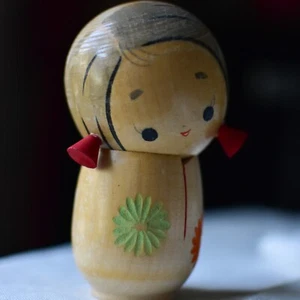 Vintage Creative Kokeshi Doll - Akakura Onsen Souvenir, Signed by Artist - Bild 1 von 5
