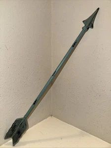 Southwestern Cast Metal Arrow Wall Hanging Décor in Rustic Antique Turquoise - Picture 1 of 9