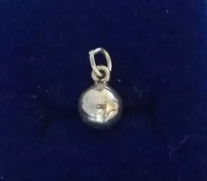 25% de descuento Plata Esterlina 3D 2 gramos Liso 7 mm Dije de Baloncesto - Imagen 1 de 3