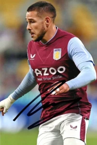ASTON VILLA & ARGENTINA: FOTO DE ACCIÓN FIRMADA POR EMI BUENDIA 6x4 + certificado de autenticidad - Imagen 1 de 1