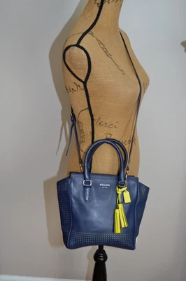 Mini Bolso Bandolera Coach Azul Marino Amarillo Borla Cuero Legacy Tanner Foto 1 de 4