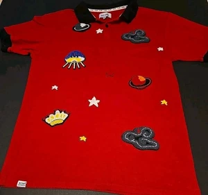 RS1NE rotes Poloshirt schwarzer Kragen XL rot Chenille Weltraum Planeten UFO STERNE *HINWEIS - Bild 1 von 18
