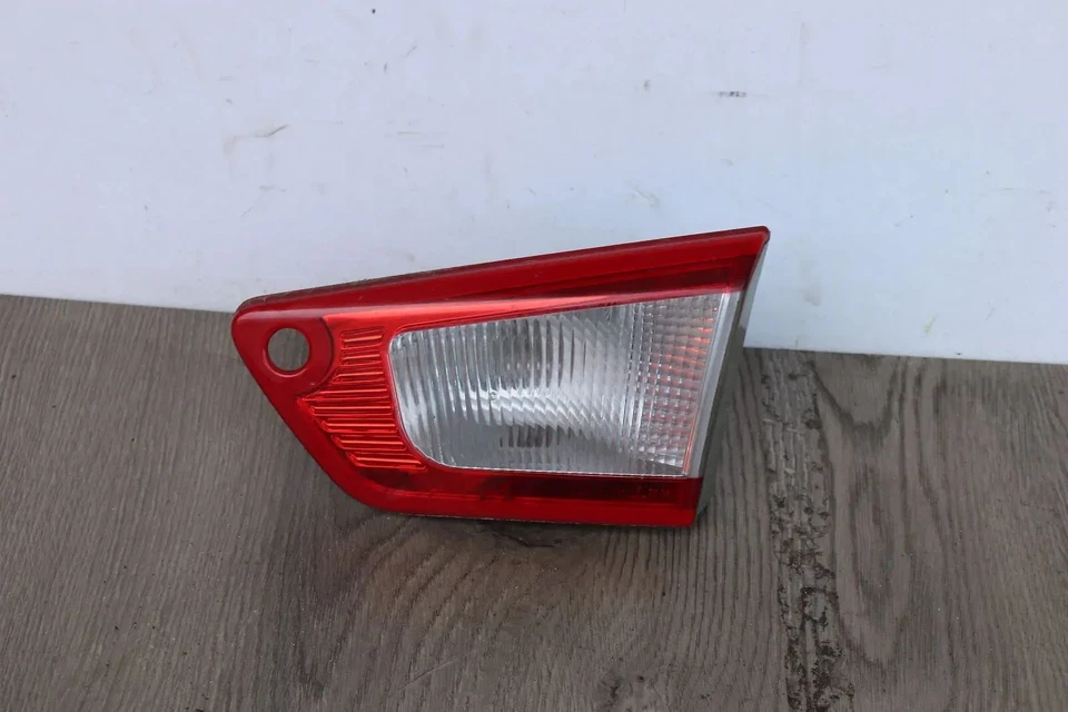 Mitsubishi COLT Cabrio Czc Luz Trasera Derecha Interior Portón - Imagen 1 de 1