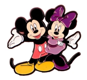 Mickey und Minnie Mouse zusammen Figuren 1,25 Zoll breit Metall Emaille Pin - Bild 1 von 1