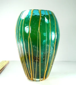 Jarrón grande vintage de vidrio burbuja arte verde con diseño de goteo de vidrio amarillo - Imagen 1 de 5