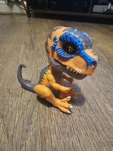 Fingerlings Dinosaur Untamed T-Rex- Orange SCRATCH - Picture 1 of 5