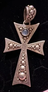 VINTAGE BEAUTIFUL STERLING SILVER MOONSTONE HOBNAIL CROSS PENDANT - Picture 1 of 4