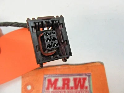 WIRE PLUG CONNECTOR PIG TAIL OFF RIGHT FRONT DOOR LATCH R RH RF PASSENGER SIDE - Image 1 of 4