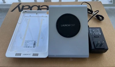 IPort LaunchPort BaseStation w/ iPort Launch Am.2 Sleeve White & Power Supply - Image 1 of 4