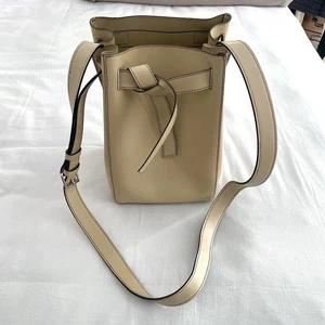 French Connection Tan Faux Leather Bucket Purse Excellent Condition Pre Loved - Bild 1 von 13