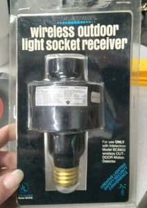 Intelectron Wireless Outdoor Light Socket Receiver - Picture 1 of 4