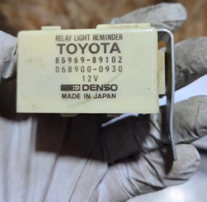 89-95 Toyota Pickup 4Runner Light Reminder Relay Module Interior Dome Delay OEM - Picture 1 of 2