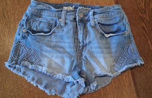 Mossimo High Rise Denim Short 2/26 bestickte Details - Bild 1 von 5